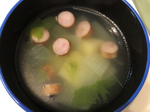 優しい味わい♪ウィンナーじゃがいも水菜のスープ
